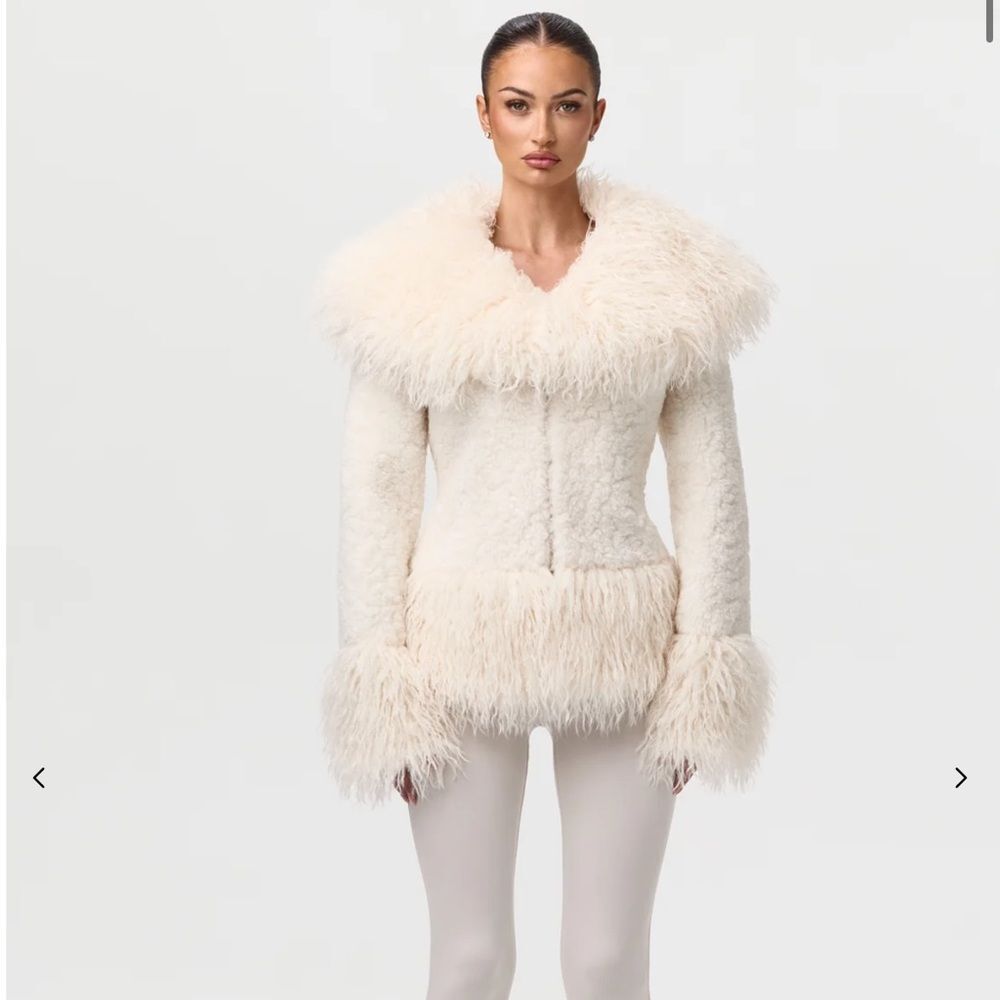 Naked Wardrobe white / Cream color SHERPA FAUX FUR Jacket size Small NWT